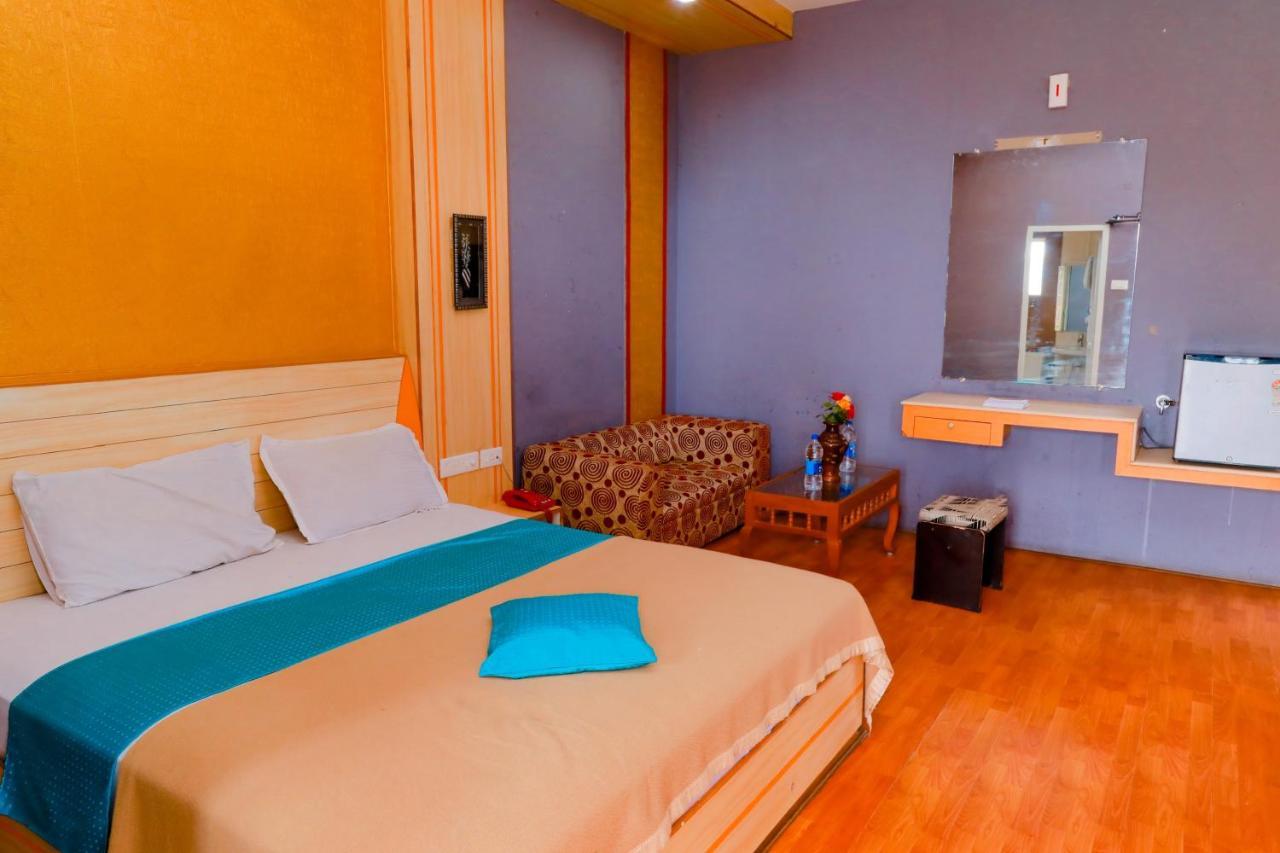 Hotel Jk Grand Єркауд Екстер'єр фото