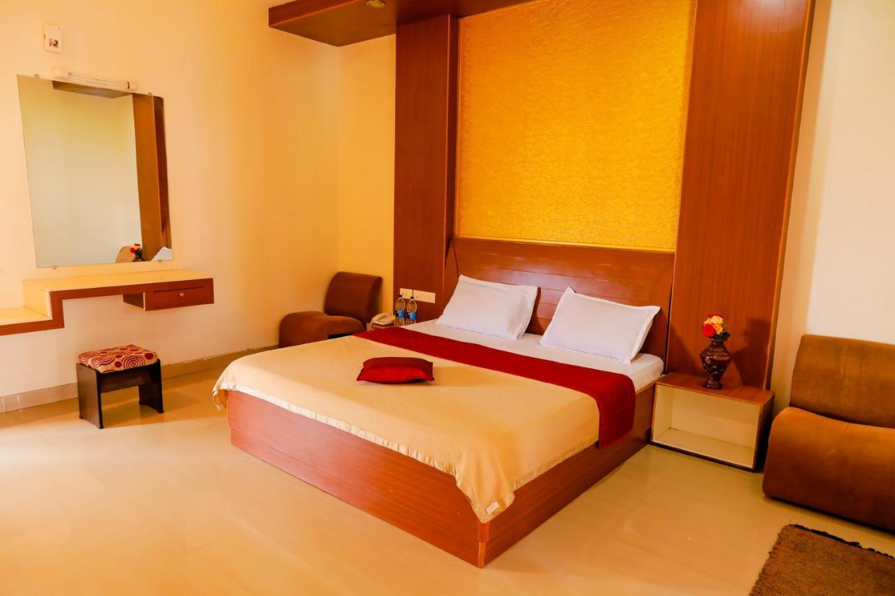 Hotel Jk Grand Єркауд Екстер'єр фото